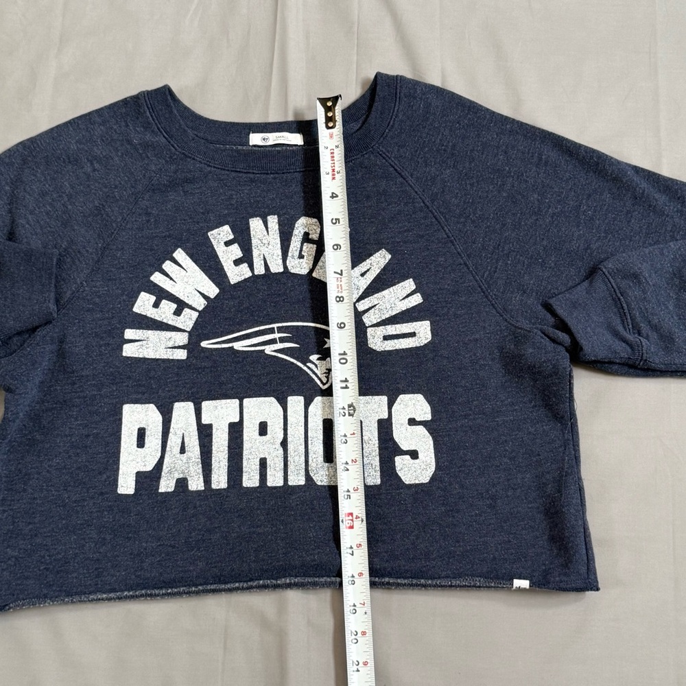47 brand new england patriots Cropped Crewneck Many Blue Sweater Size Small - Picture 4 of 5